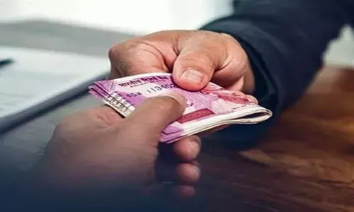 पचास हजार की रिश्वत लेते सरपंच-पंच ट्रैप, जमीन समतलीकरण की एनओसी देने के नाम पर मांगे थे ढाई लाख रुपए