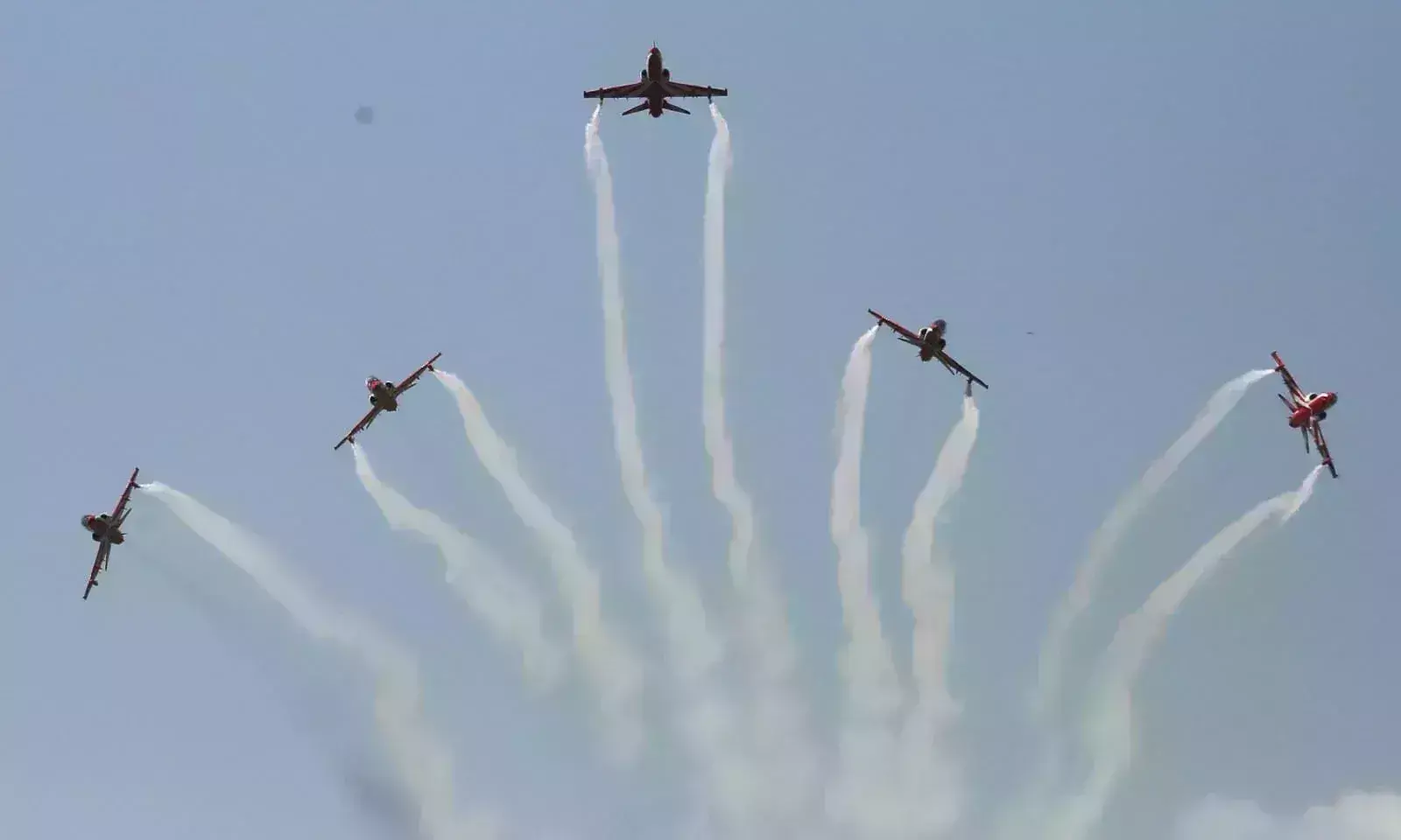 कश्मीर के आसमान में वायुसेना का पहला एयर शो, दिखाए हैरतअंगेज करतब