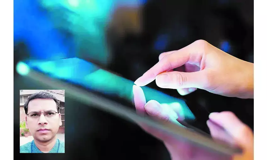 सोशल मीडिया : मर्यादा की सीमा रेखा