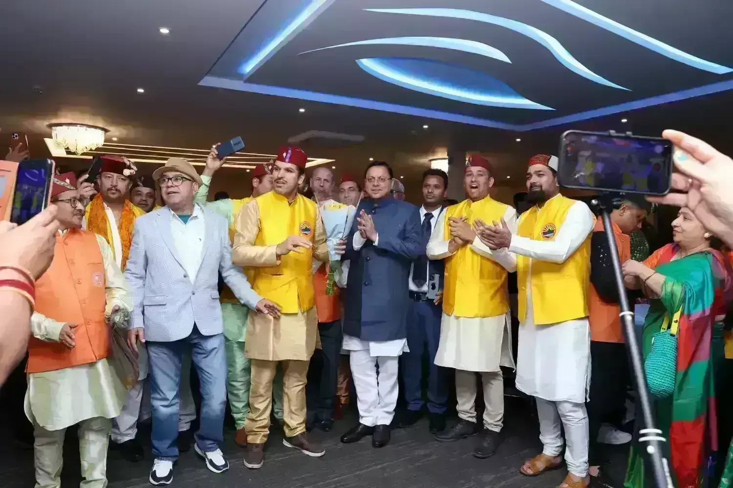 उत्तराखंड मुख्यमंत्री पुष्कर सिंह धामी पहुंचे लंदन, स्वागत में भव्य रंगारंग कार्यक्रम आयोजित