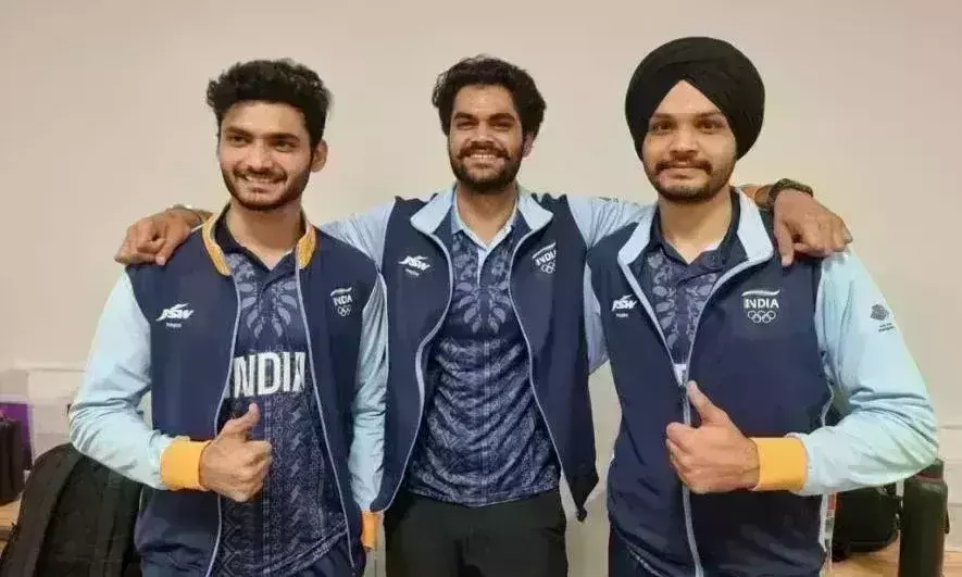 Asian Games : भारत ने पुरुषों की 10 मीटर एयर पिस्टल टीम स्पर्धा में जीता स्वर्ण Asian Games : भारत ने पुरुषों की 10 मीटर एयर पिस्टल टीम स्पर्धा में जीता स्वर्ण