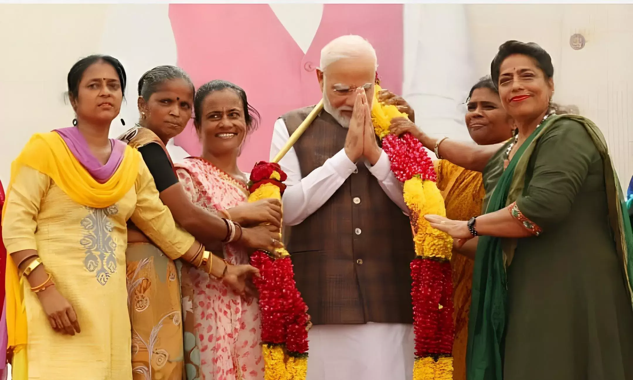 नारी शक्ति वंदन अधिनियम का विश्लेषण : नीति और निर्णय में बढ़ेगी महिला हिस्सेदारी नारी शक्ति वंदन अधिनियम का विश्लेषण : नीति और निर्णय में बढ़ेगी महिला हिस्सेदारी