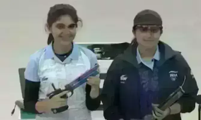 Asian Games : 10 मीटर एयर पिस्टल में पलक ने जीता स्वर्ण, ईशा को रजत Asian Games : 10 मीटर एयर पिस्टल में पलक ने जीता स्वर्ण, ईशा को रजत