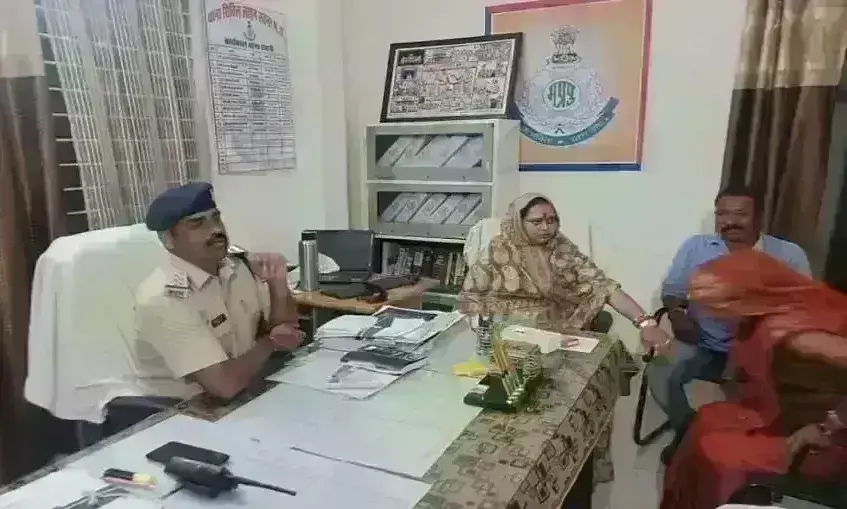 सतना में कांग्रेस नेता ने अपनी ही पार्टी की महिला विधायक से की छेड़खानी, केस दर्ज सतना में कांग्रेस नेता ने अपनी ही पार्टी की महिला विधायक से की छेड़खानी, केस दर्ज