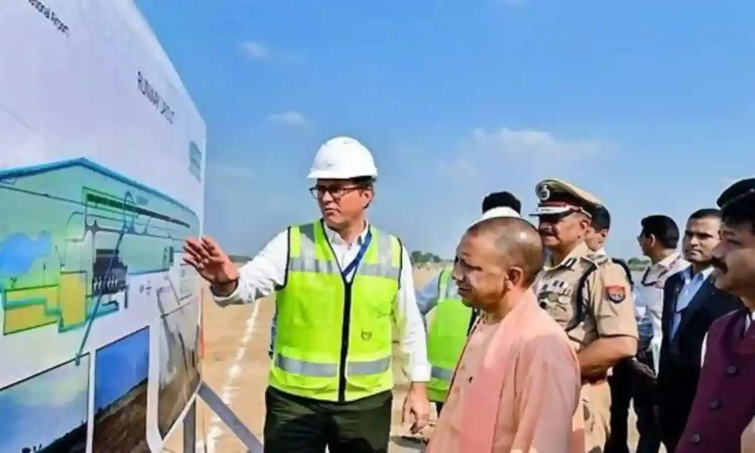 मुख्यमंत्री योगी के ड्रीम प्रोजेक्ट होगा साकार, एयर कार्गो टर्मिनल की रखी आधारशिला