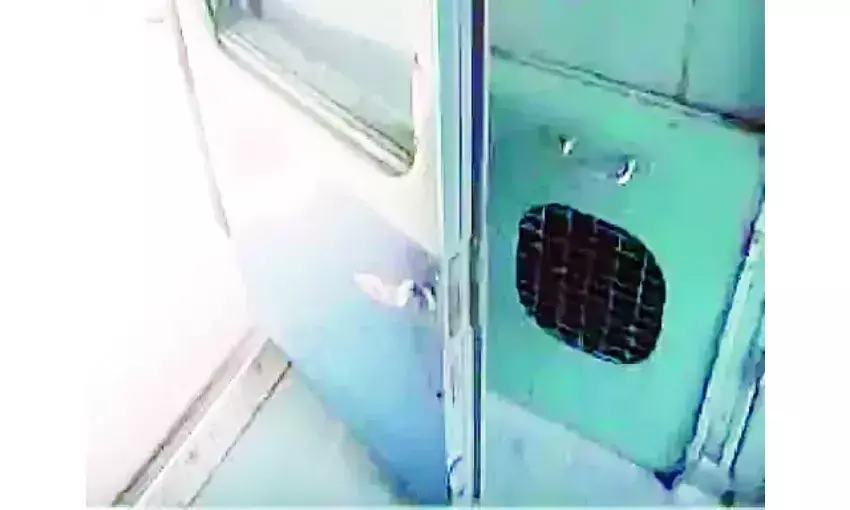 एलएचबी कोच वाली ट्रेनों में लगने लगे डॉग बॉक्स
