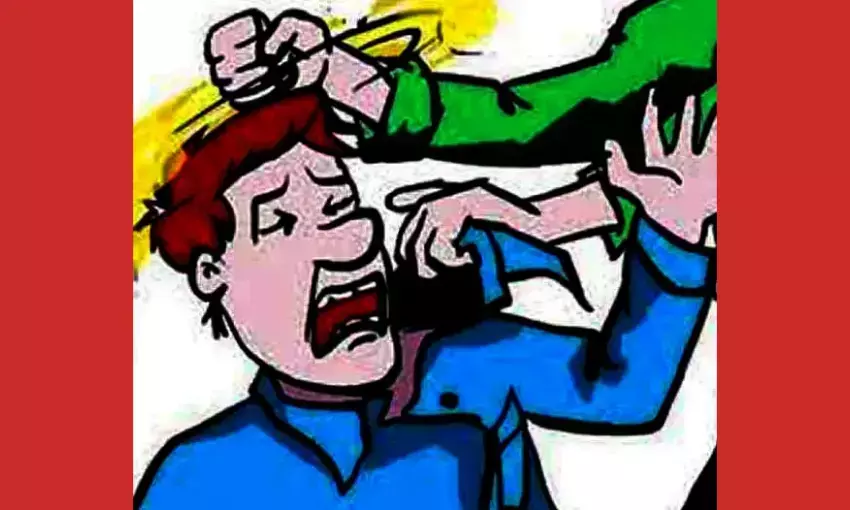 कांग्रेस को वोट देना, मना करने पर युवक का सिर फोड़ा