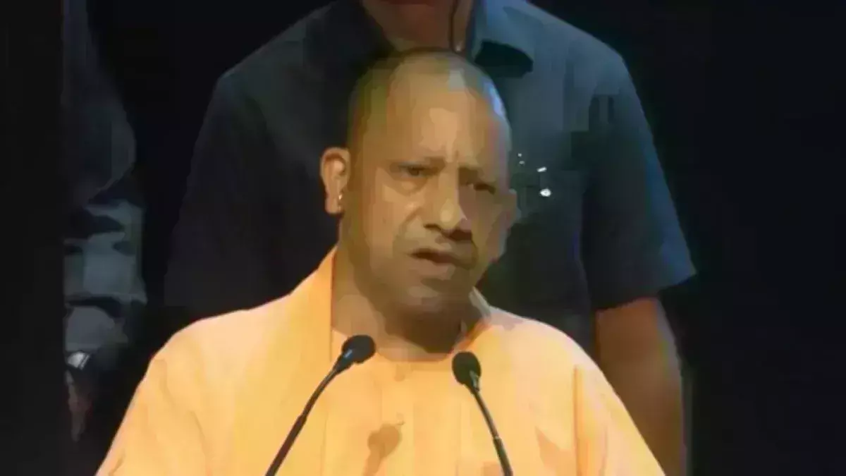 योगी बाबा ने सेट की डेडलाइन, इस तारीख से पहले सड़कों से गायब हो गड्ढे