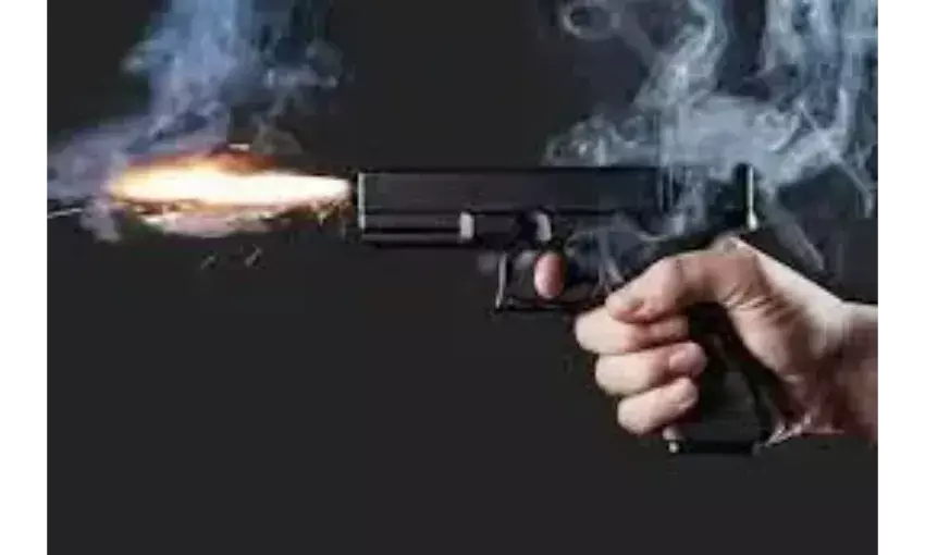 मां के प्रेमी को बेटे ने मारी गोली, घायल