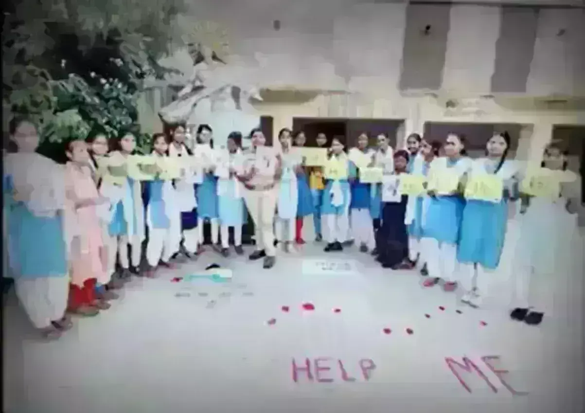 जिला स्तरीय प्रतियोगिता में बच्चों ने दिखाई अपनी प्रतिभा जिला स्तरीय प्रतियोगिता में बच्चों ने दिखाई अपनी प्रतिभा