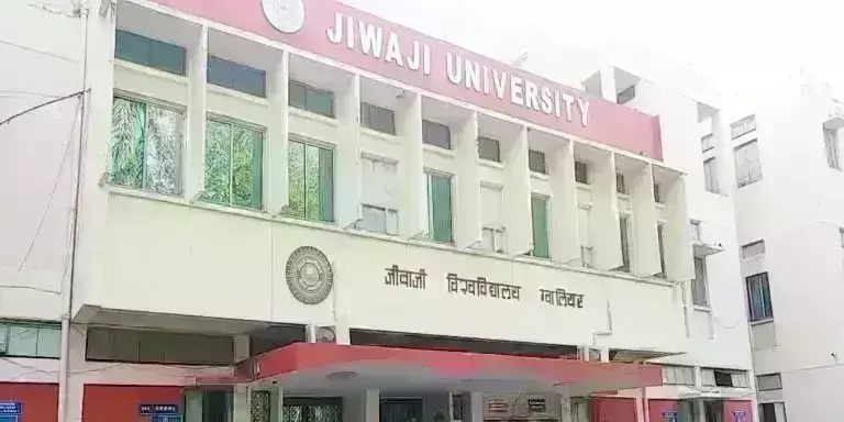 कुलपति को पत्र सौंपने गए कार्यपरिषद सदस्य की हुई बहस