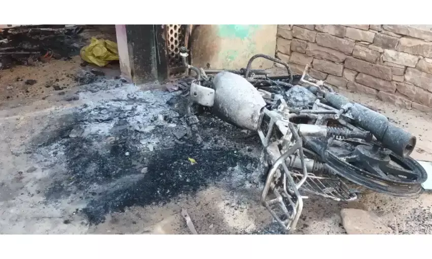 बन्हैरी में दहशत: आधा गांव हुआ खाली, डेढ़ सैकड़ा जवान तैनात