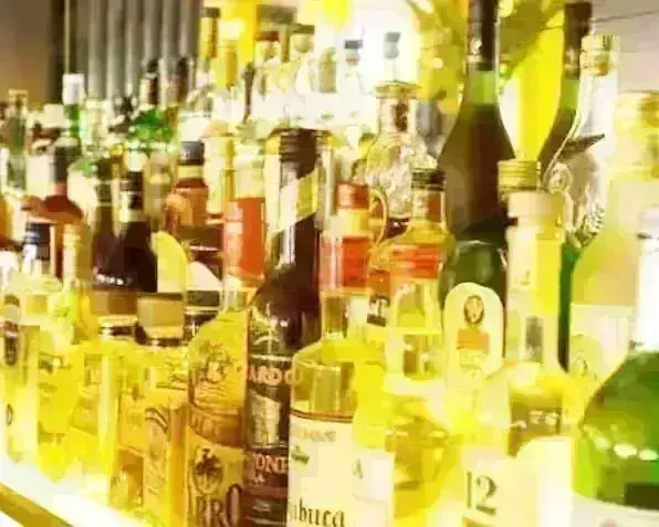 भोजनालय व रेस्टोरेंट की आड़ में परोसी जा रही शराब