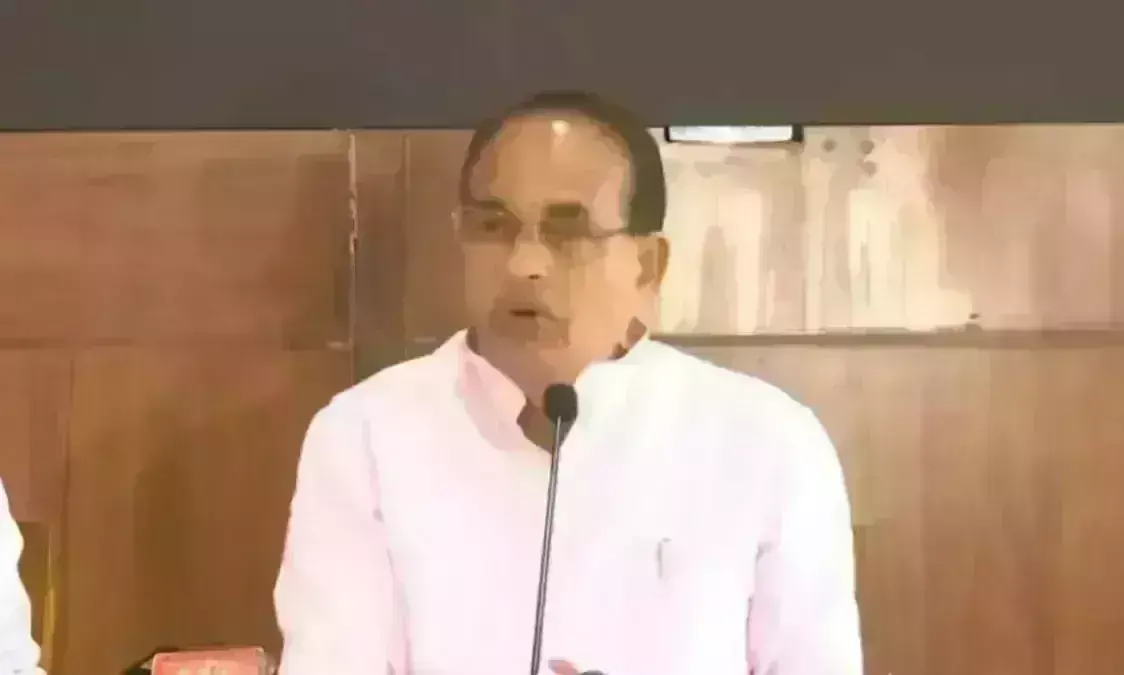 शिवराज सिंह का कांग्रेस पर तंज, कहा - गांधी परिवार ने सबको ठगा, कमलनाथ प्रियंका को ठग रहे