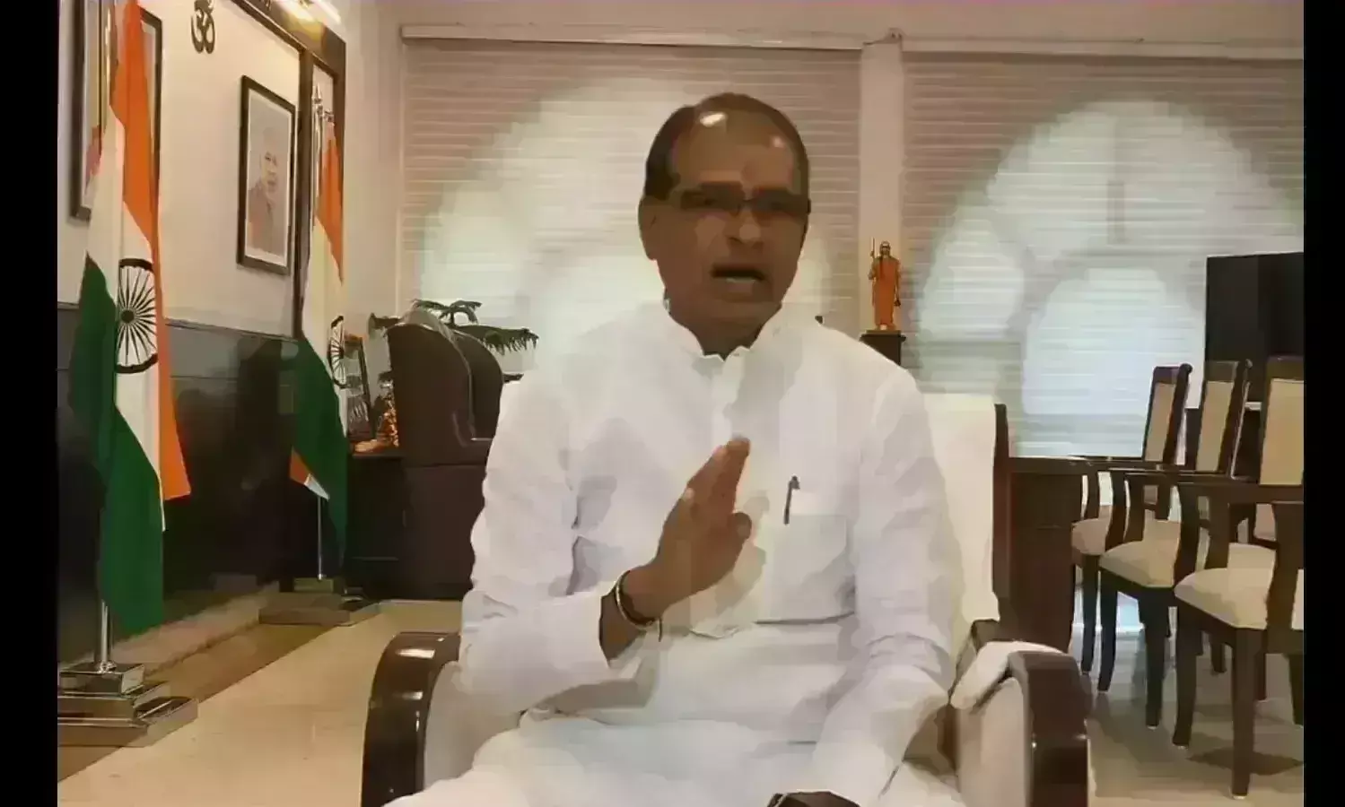 शिवराज सिंह का कांग्रेस पर हमला, कहा - सावधान रहें बहनें, इनकी नजर आपके पैसों पर है शिवराज सिंह का कांग्रेस पर हमला, कहा - सावधान रहें बहनें, इनकी नजर आपके पैसों पर है