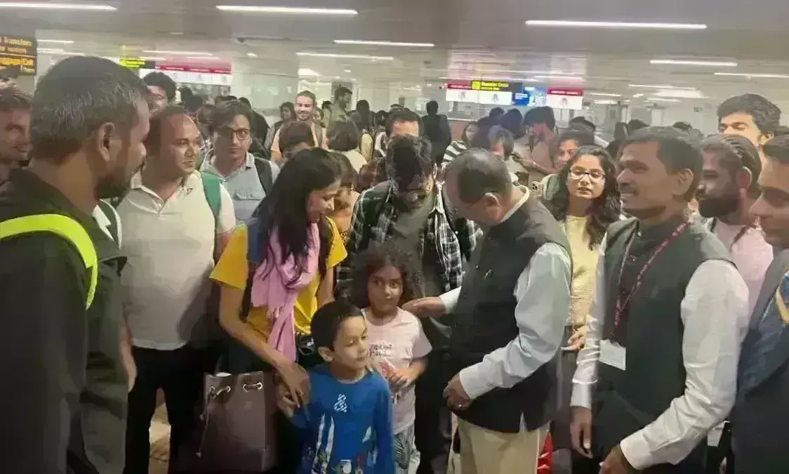 ऑपरेशन अजय : इजरायल से 235 भारतीयों को लेकर विमान दिल्ली पहुंचा