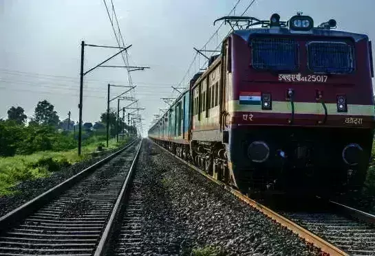 जम्मू की ट्रेनों में तत्काल में भी वेटिंग, हवाई किराया 20 हजार के पार