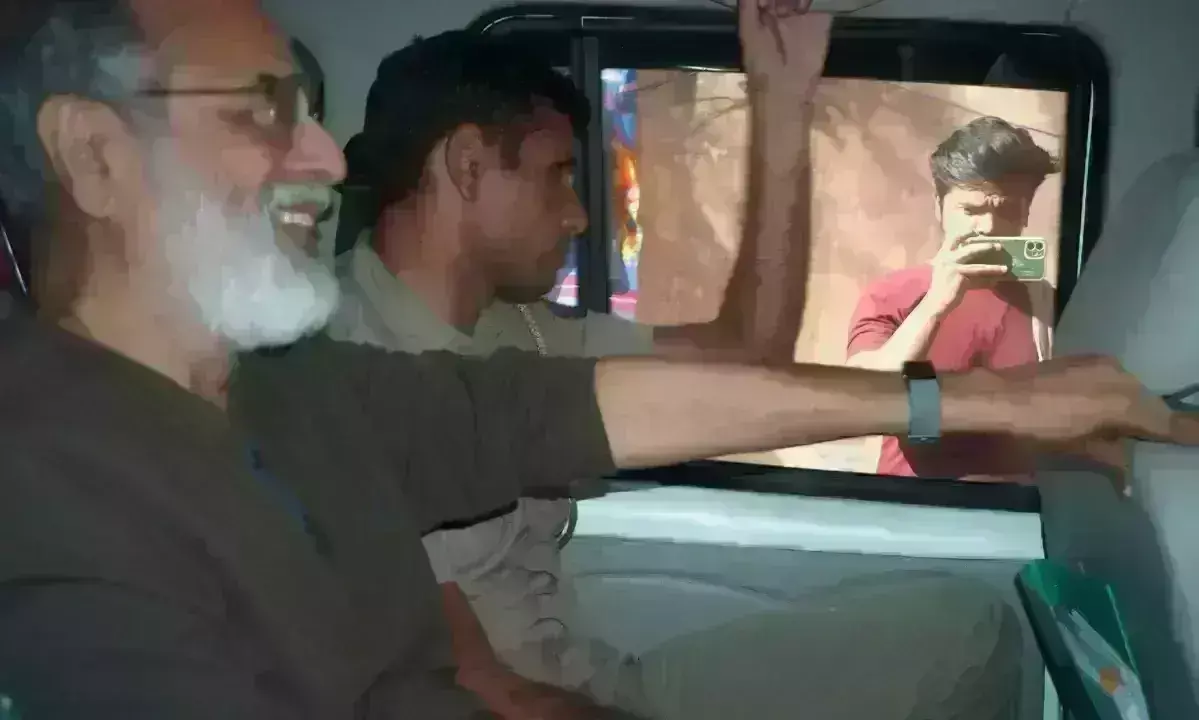 न्यूज़क्लिक के फाउंडर प्रबीर पुरकायस्थ व अमित चक्रवर्ती पहुंचे सुप्रीम कोर्ट, गिरफ्तारी को दी चुनौती न्यूज़क्लिक के फाउंडर प्रबीर पुरकायस्थ व अमित चक्रवर्ती पहुंचे सुप्रीम कोर्ट, गिरफ्तारी को दी चुनौती