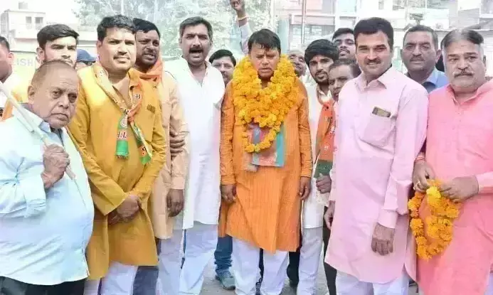 ग्वालियर से भाजपा प्रत्याशी प्रद्युम्न सिंह तोमर ने किया वार्ड 1 में जनसंपर्क, जमकर मिला समर्थन