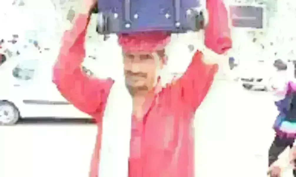 रेलवे के इन स्टेशनों पर कुली 40 किलो तक लगेज का लेंगे 50 रुपए