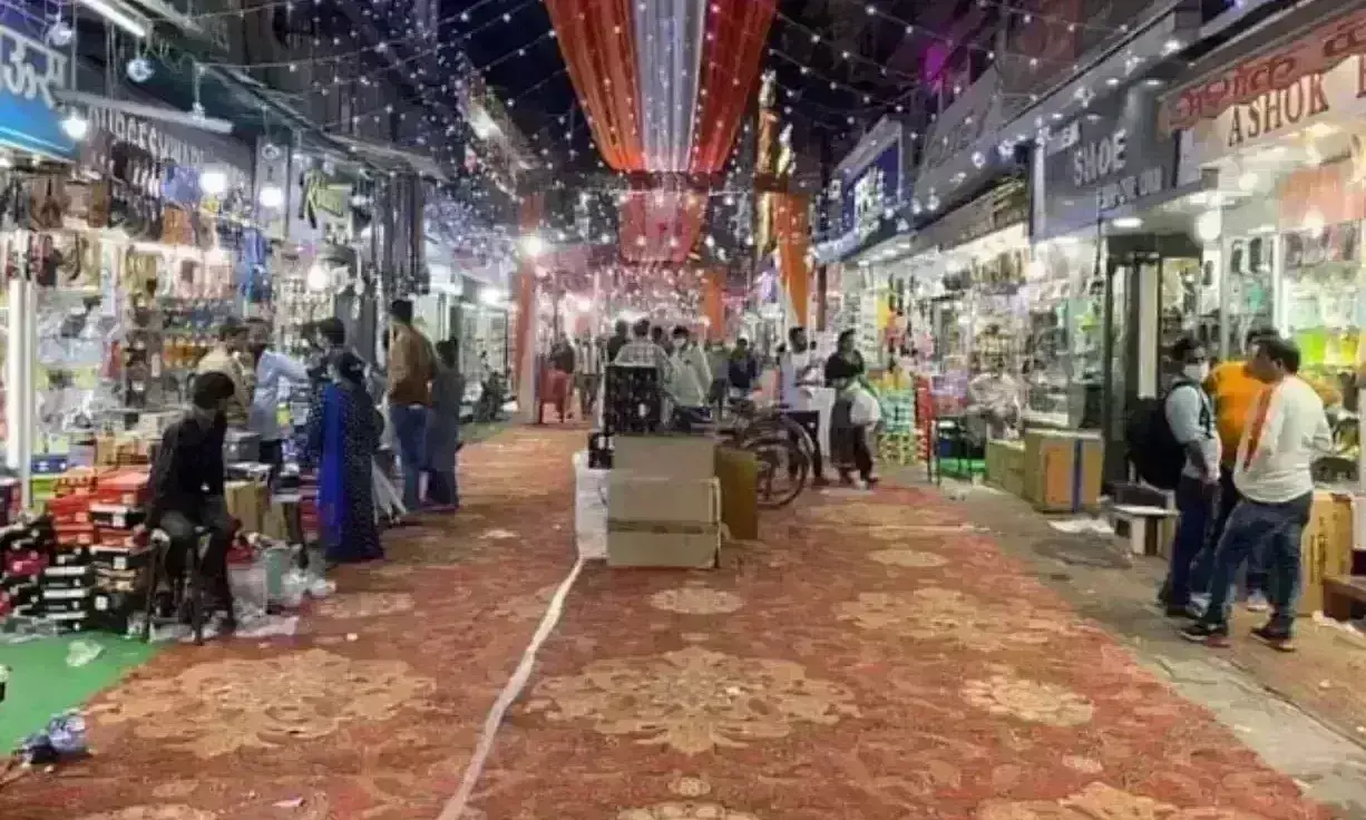 टोपी बाजार में रेड कार्पेट पर होगा ग्राहकों का स्वागत