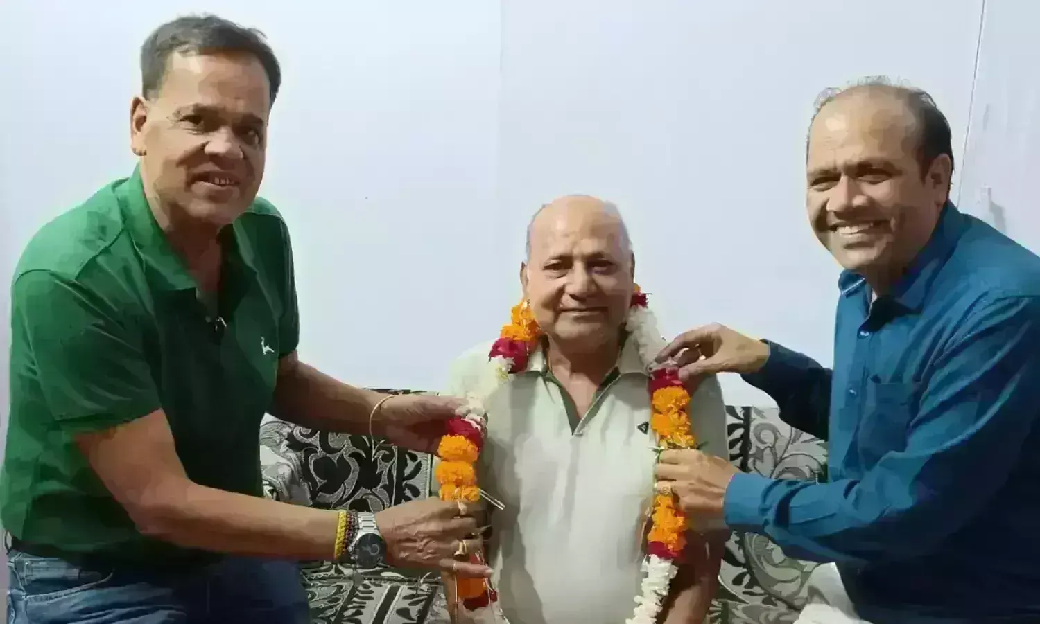 संजीव अग्रवाल कुक्कू ने दिखाई ईमानदारी, नोटों से भरा लिफाफा लौटाया