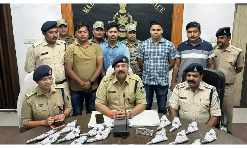 अवैध हथियार खपाने निकला बाइक सवार बदमाश गिरफ्तार अवैध हथियार खपाने निकला बाइक सवार बदमाश गिरफ्तार