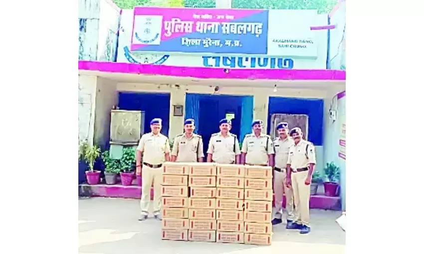 चुनाव में खपाने लाई गई 80 पेटी शराब जब्त