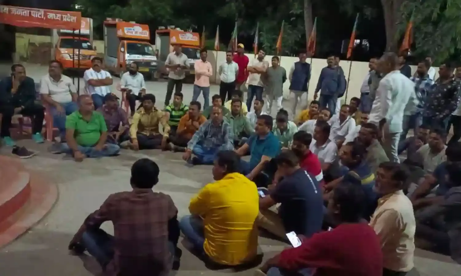 नागौद से पूर्व मंत्री, अमरपाटन से राज्यमंत्री और रैगांव से प्रतिमा को मिली टिकट, असंतुष्टों का भाजपा कार्यालय में धरना नागौद से पूर्व मंत्री, अमरपाटन से राज्यमंत्री और रैगांव से प्रतिमा को मिली टिकट, असंतुष्टों का भाजपा कार्यालय में धरना