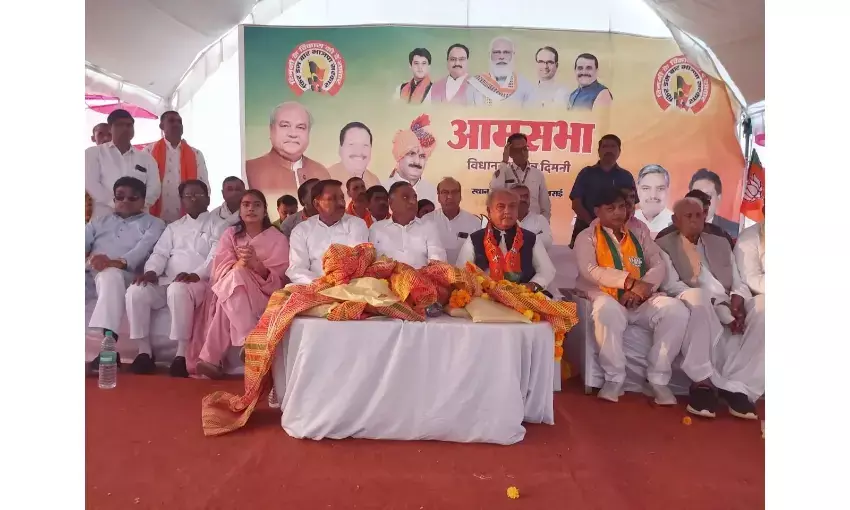 कांग्रेस झूठ की बैसाखी के सहारे तो हाथी हांफ रहा है: नरेन्द्र सिंह कांग्रेस झूठ की बैसाखी के सहारे तो हाथी हांफ रहा है: नरेन्द्र सिंह