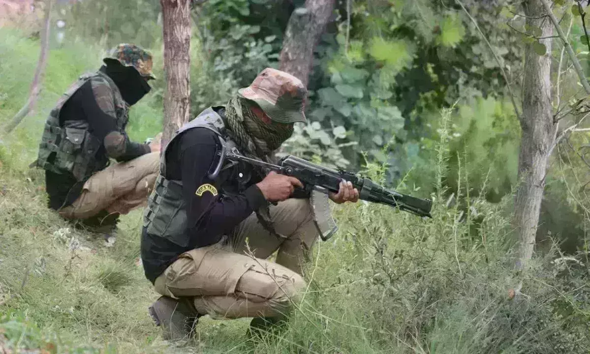 कुपवाड़ा में घुसपैठ की कोशिश नाकाम, सुरक्षाबलों ने दो आतंकी किए ढेर कुपवाड़ा में घुसपैठ की कोशिश नाकाम, सुरक्षाबलों ने दो आतंकी किए ढेर