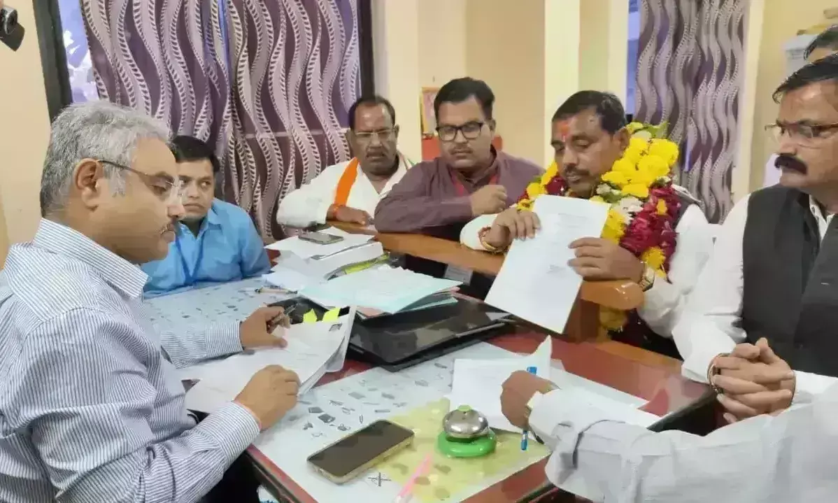 ग्वालियर में सुरेश राजे समेत पांच उम्मीदवारों ने भरे नामांकन, नामजदगी के लिये केवल दो दिन शेष