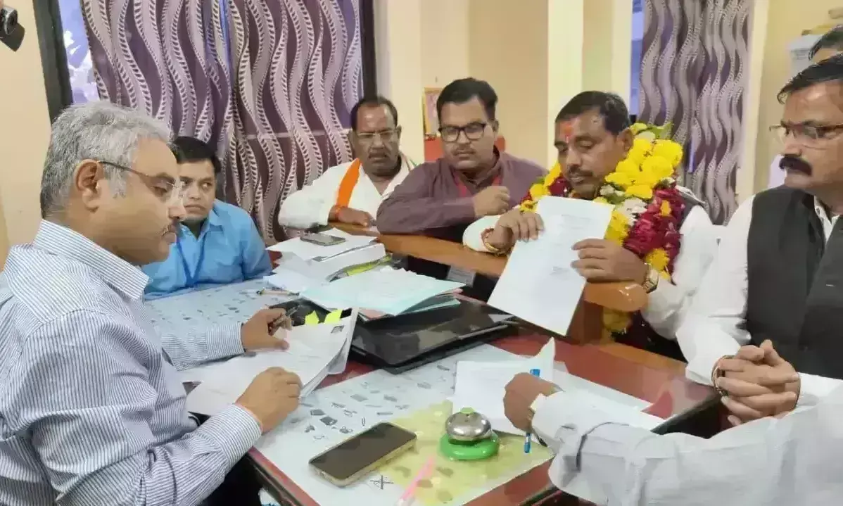 ग्वालियर में सुरेश राजे समेत पांच उम्मीदवारों ने भरे नामांकन, नामजदगी के लिये केवल दो दिन शेष