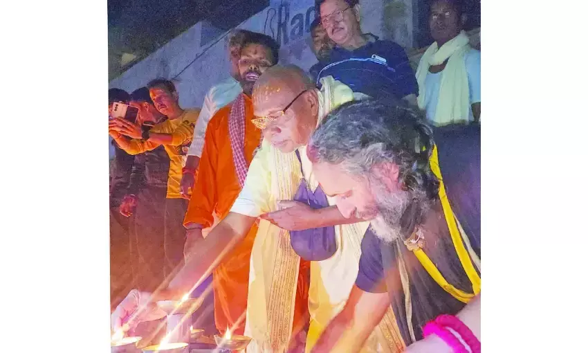 3100 दीपकों से झिलमिलाएगा राधाकुंड