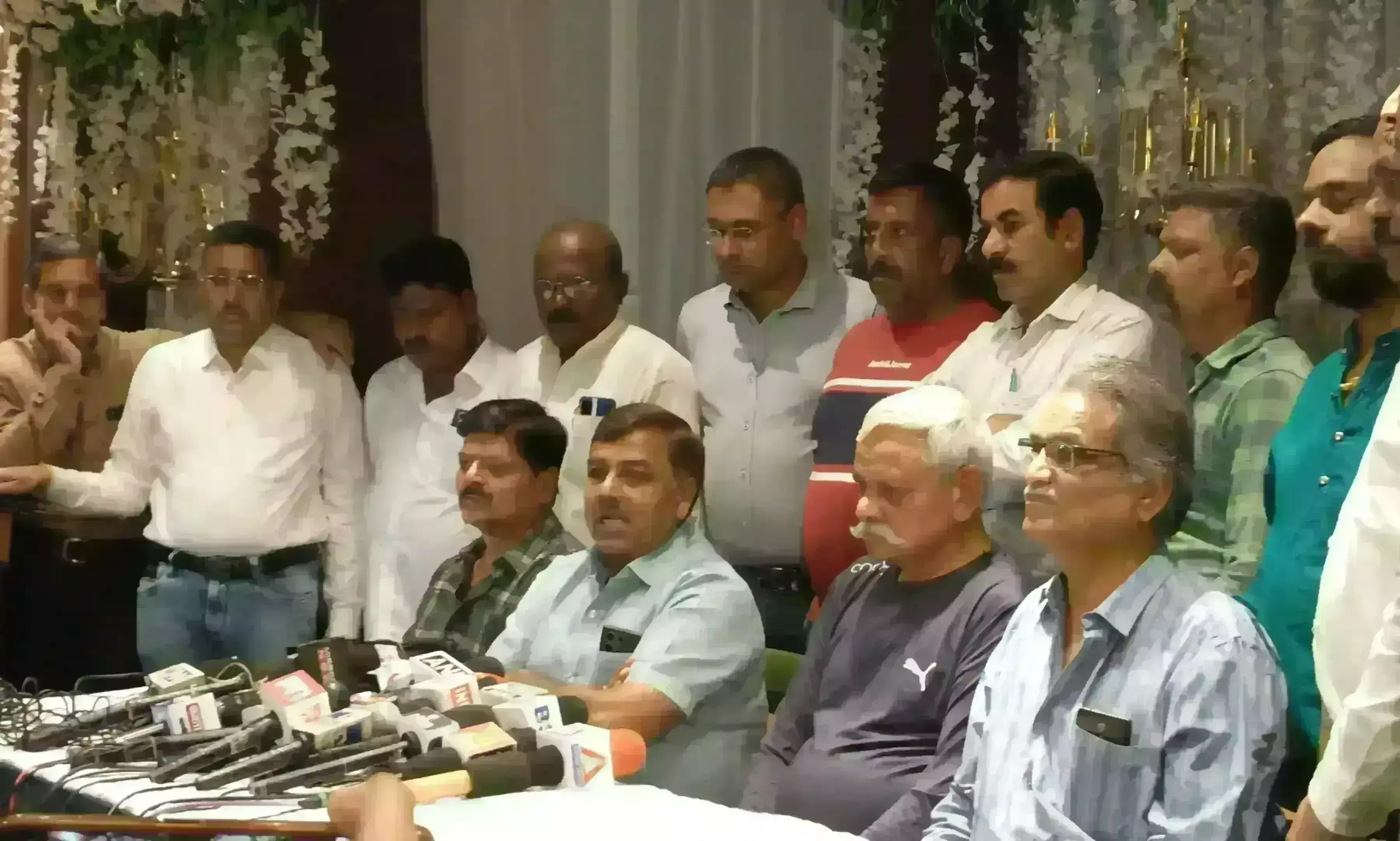 जबलपुर में भाजपा जिलाध्यक्ष ने दिया इस्तीफा, कार्यालय में तोड़फोड़ करने वालों को क्लीनचिट मिलने से नाराज