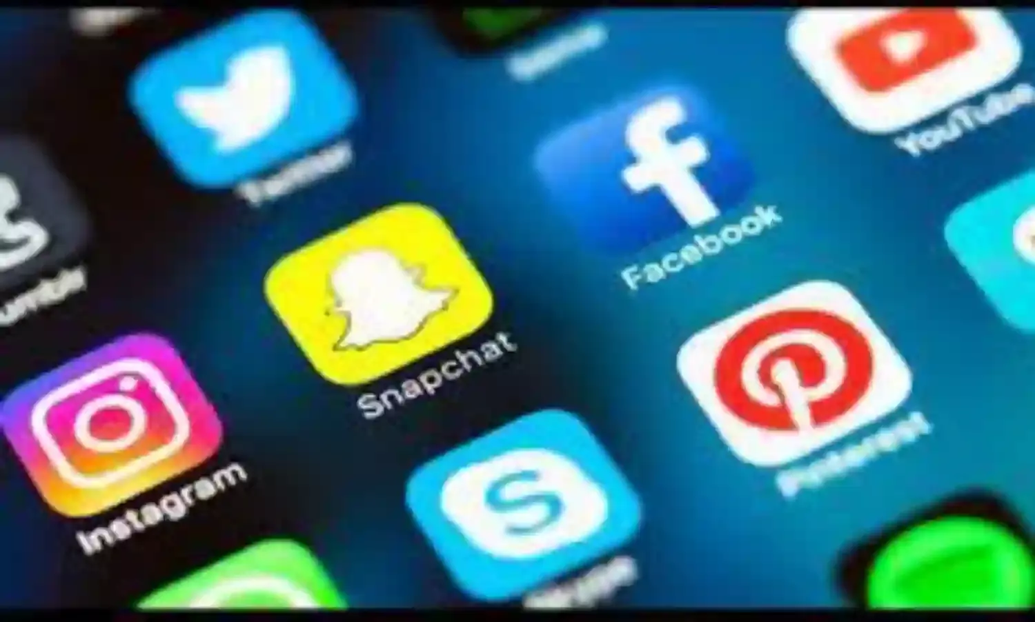 विधानसभा चुनाव में दोनों ही प्रमुख राजनीतिक दलों के साथ ही निर्दलीय प्रत्याशियों ने भी सोशल मीडिया की ताकत को जाना और लगा दी टीमें