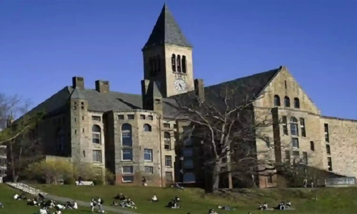 यहूदी लोगों के खिलाफ ऑनलाइन धमकी भरा पोस्‍ट, विश्वविद्यालय ने कक्षाएं  रद्द की