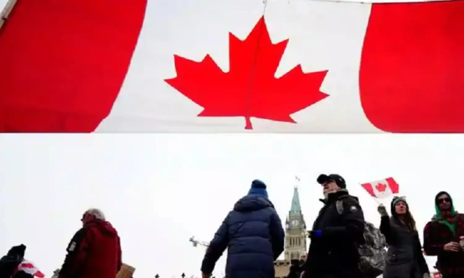 अप्रवासियों को प्रवेश देने की योजना, पर बड़ी संख्‍या में कनाडा छोड़ रहे ये लोग,