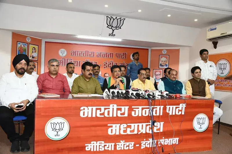 कमलनाथ और दिग्विजय सिंह अपने - अपने बेटों को सेट करने के लिए कुर्ताफाड़ राजनीति पर उतारू- पीयूष गोयल