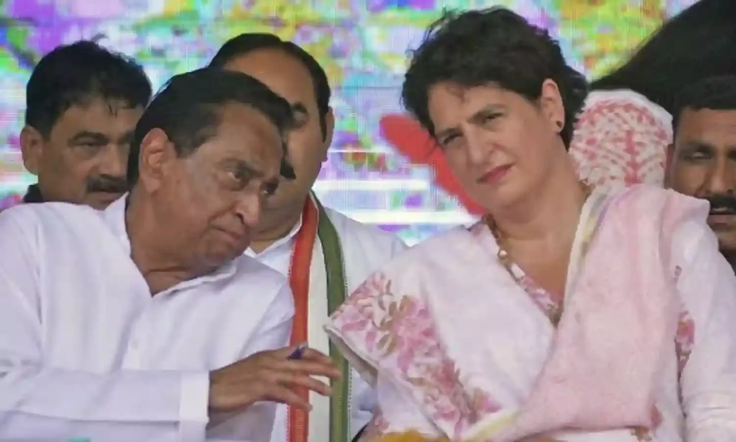 मध्यप्रदेश में 70 सीटों पर होगा त्रिकोणीय मुकाबला, कांग्रेस के लिए बनी बड़ी चुनौती मध्यप्रदेश में 70 सीटों पर होगा त्रिकोणीय मुकाबला, कांग्रेस के लिए बनी बड़ी चुनौती