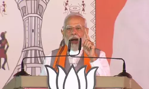 पीएम मोदी ने छत्तीसगढ़ चुनाव प्रचार में पीएमजीकेपी योजना कि‍ अवधि बढ़ाई, कांग्रेस ने इसे आचार संहिता का उल्लंघन बताया
