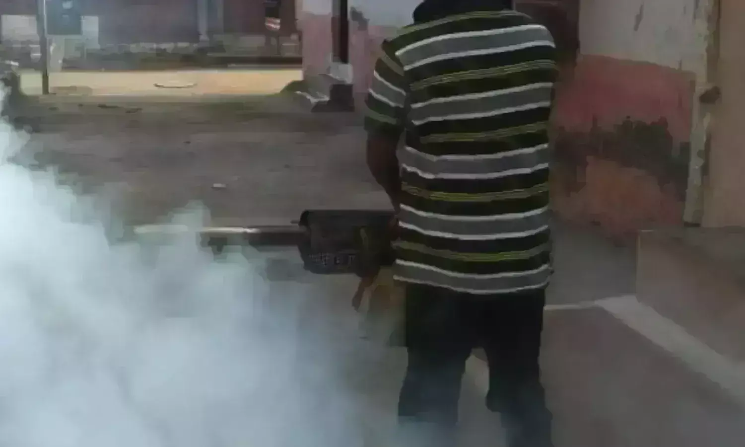 मच्छर जनित बीमारियों की रोकथाम के लिए किया दवाओं का छिड़काव