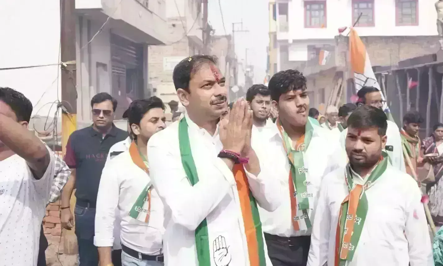 पाठक ने लोगों से किया संवाद, भाजपा नेता कांग्रेस में शामिल