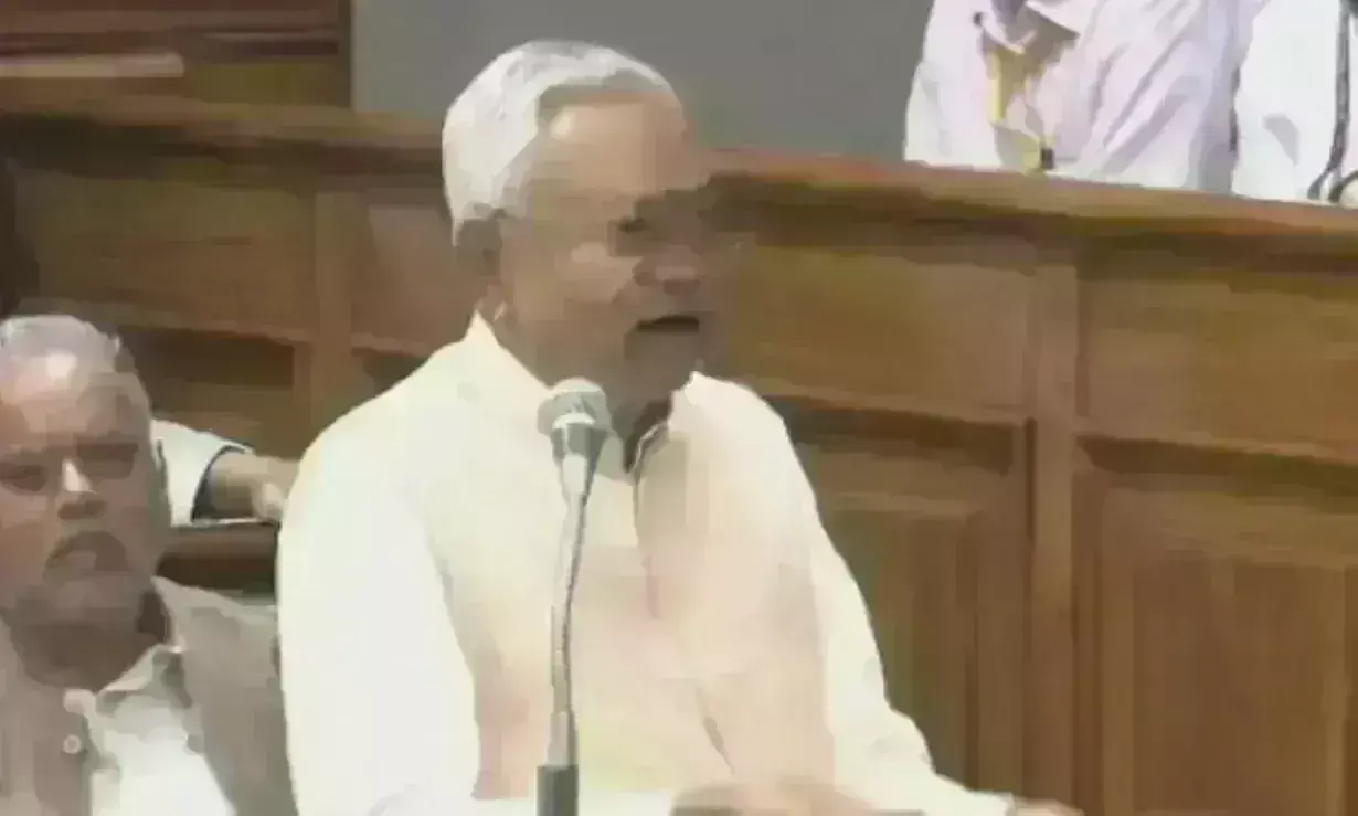 महिलाओं पर आपत्तिजनक बयान देकर घिरे नीतीश कुमार, भाजपा ने किया विरोध प्रदर्शन, राष्ट्रीय महिला आयोग ने की निंदा