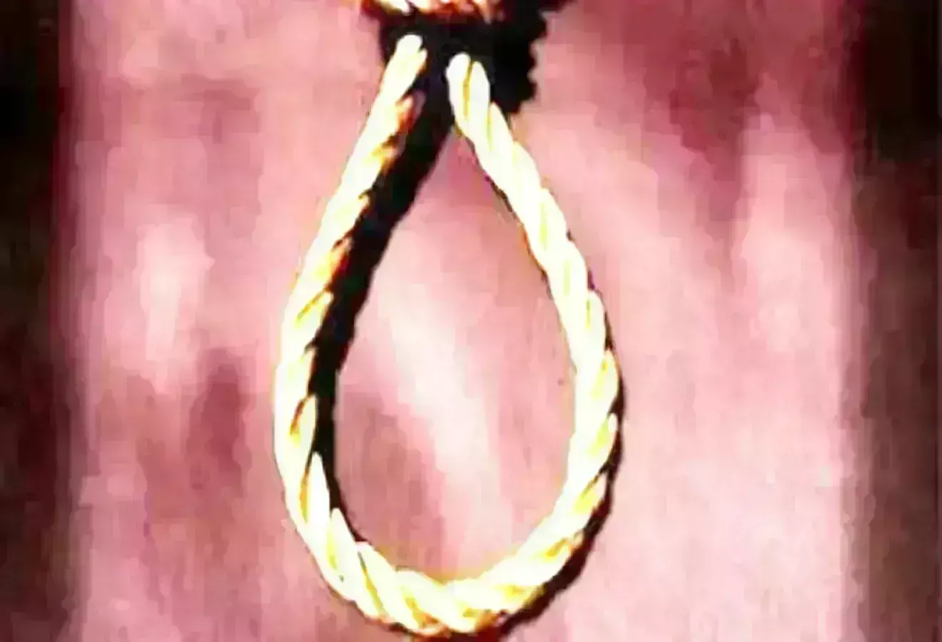 महिला ने फांसी लगाकर दी जान