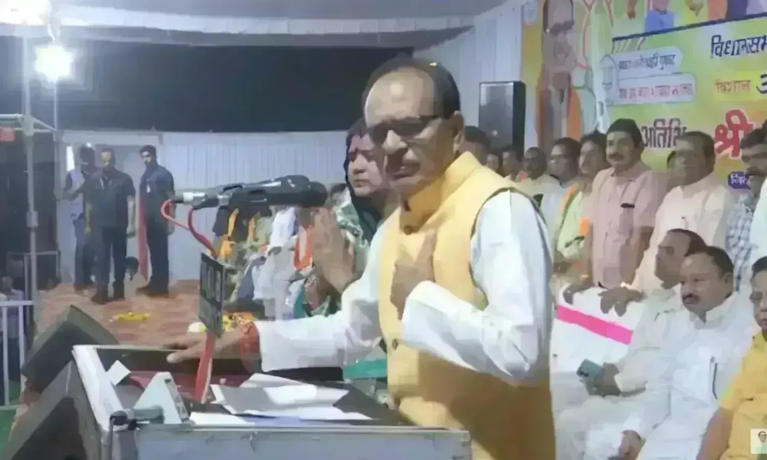 माया-नारायण को दे आशीर्वाद, पिछली भूल न करें: चौहान