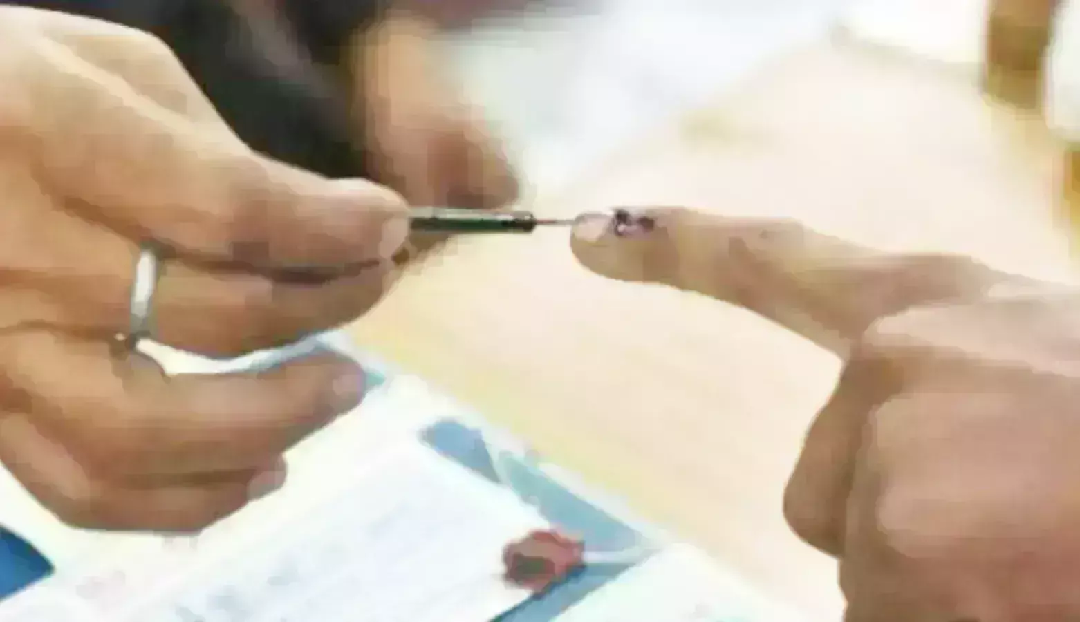 99 मतदान दल आज से बुजुर्ग व दिव्यांग मतदाताओं के घर पहुंचेगें