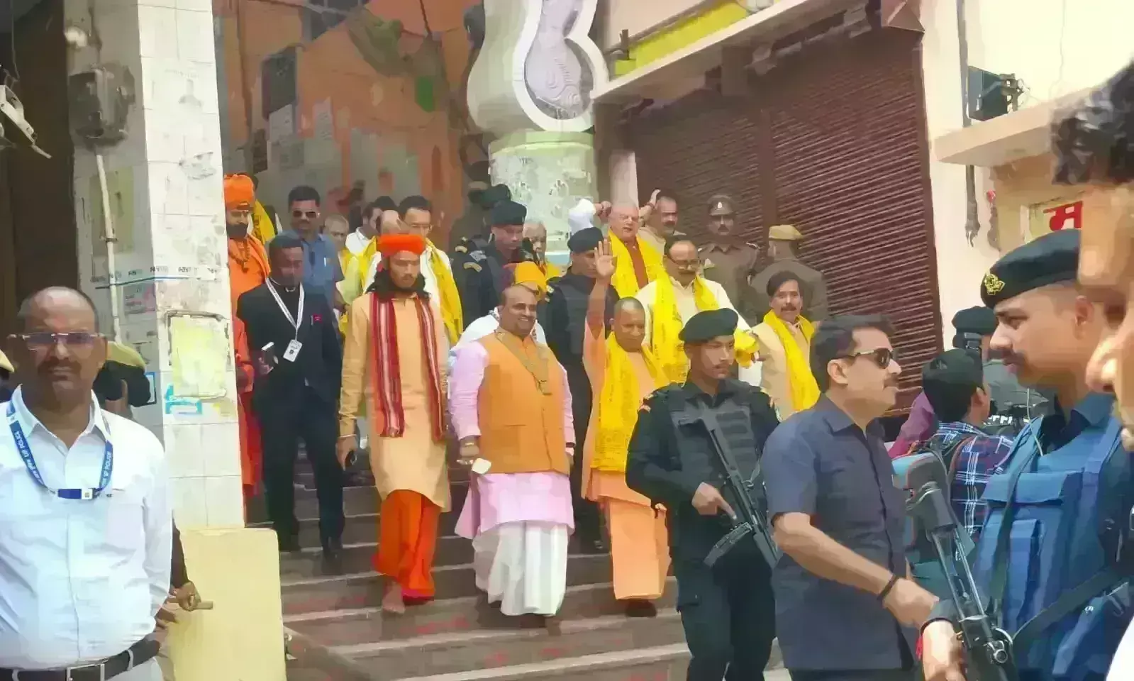 UP Cabinet : मंत्रियों के साथ राम जन्मभूमि परिसर पहुंचे मुख्यमंत्री योगी आदित्यनाथ, अयोध्या में होगी कैबिनेट बैठक