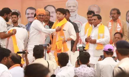 कांग्रेस फैला रही जातिवाद का जहर, विकास सिर्फ कमल का फूल ही करेगाः सिंधिया