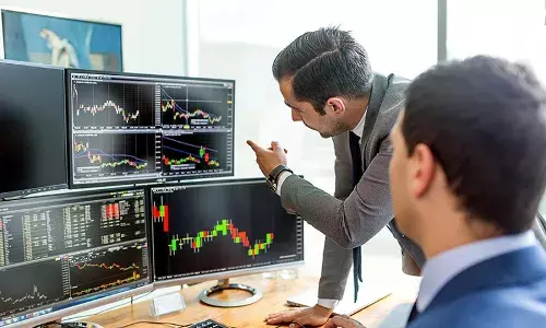 आज शेयर बाजार में कारोबार धीमा, दिखा वैश्विक दबाव का असर, सेंसेक्स-निफ्टी लुढ़के